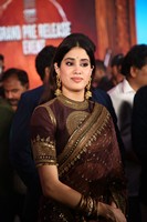 Janhvi Kapoor Steals the Show